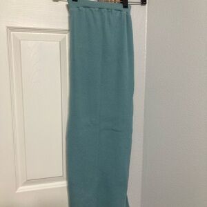 FP beach skirt with side slits
Light blue 
Size s/p